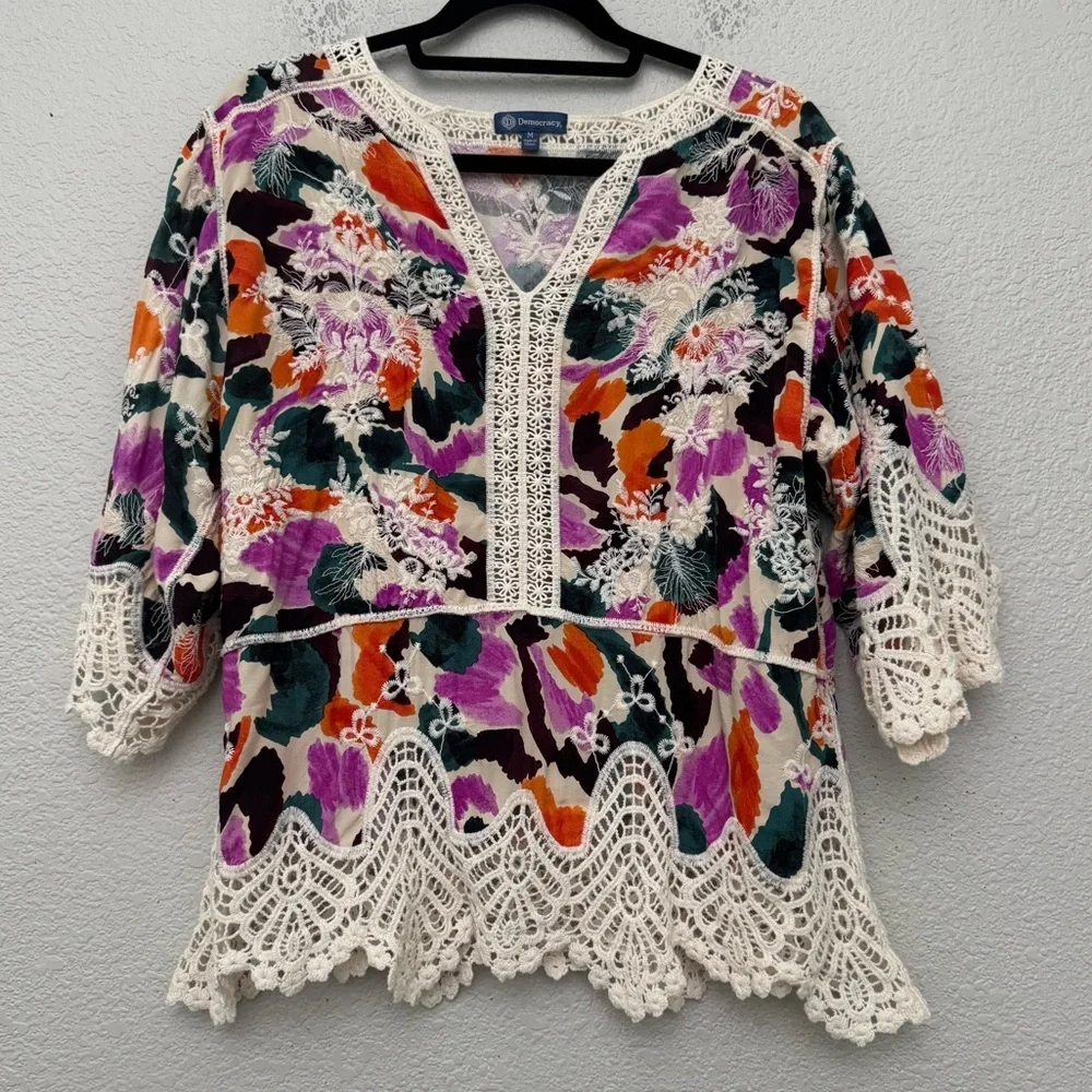 Democracy Three Quarter Sleeve V-Notch Neck Peplum Crochet Printed Woven Top M - Picture 2 of 15